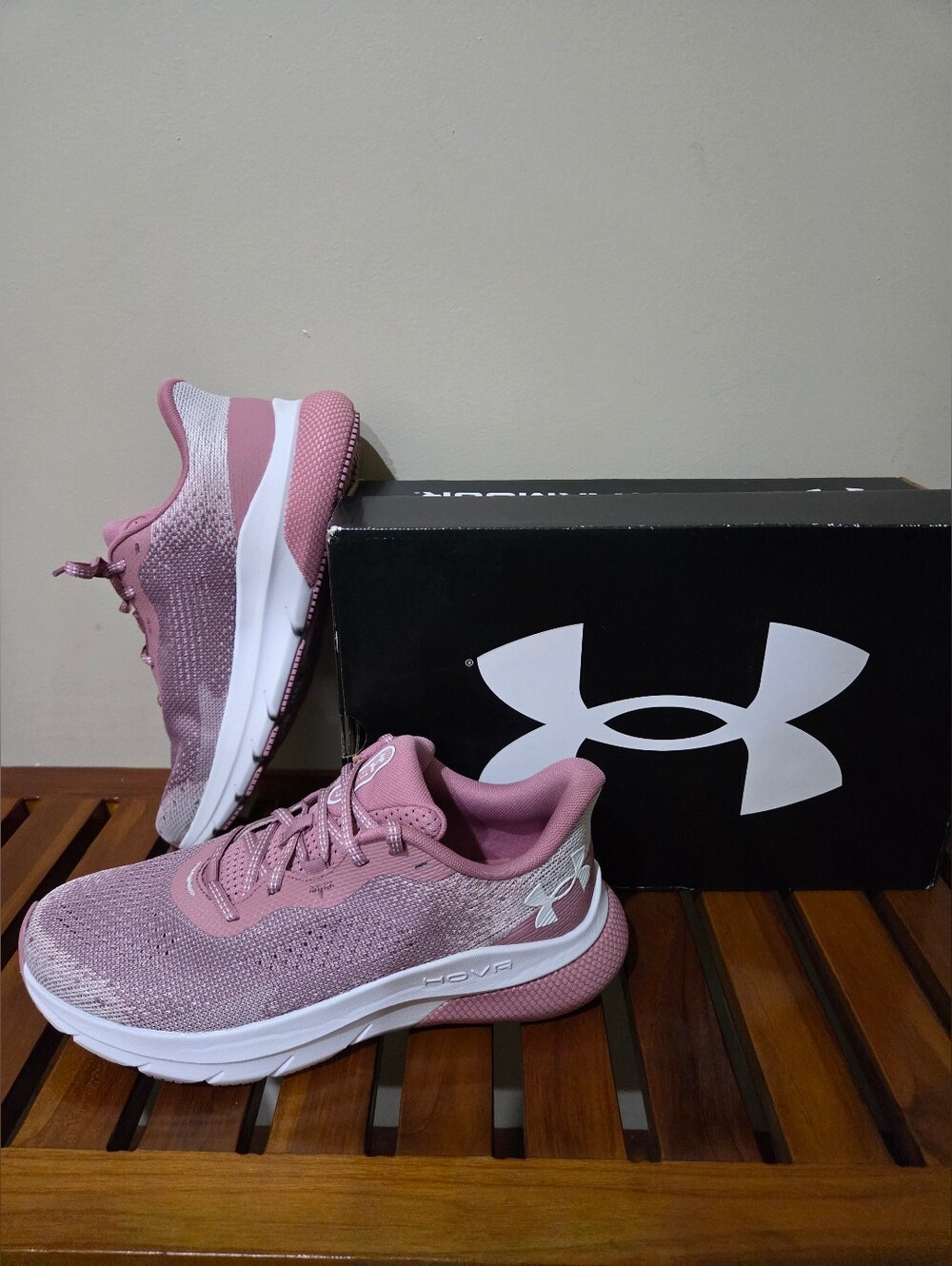 Under Armour Women’s Pink Hovr Tubulence 2 Running Shoes Size 8 NEW